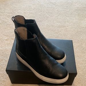 Andrew Marc Chelsea Boot Sneaker size 10
